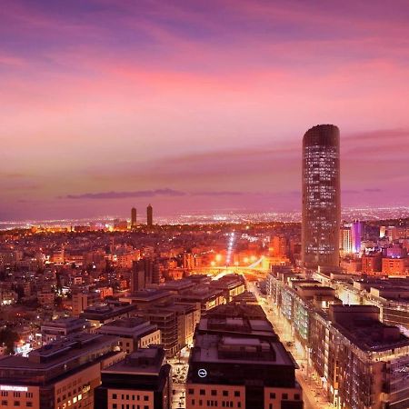 Готель Amman Rotana Екстер'єр фото View of the city at night