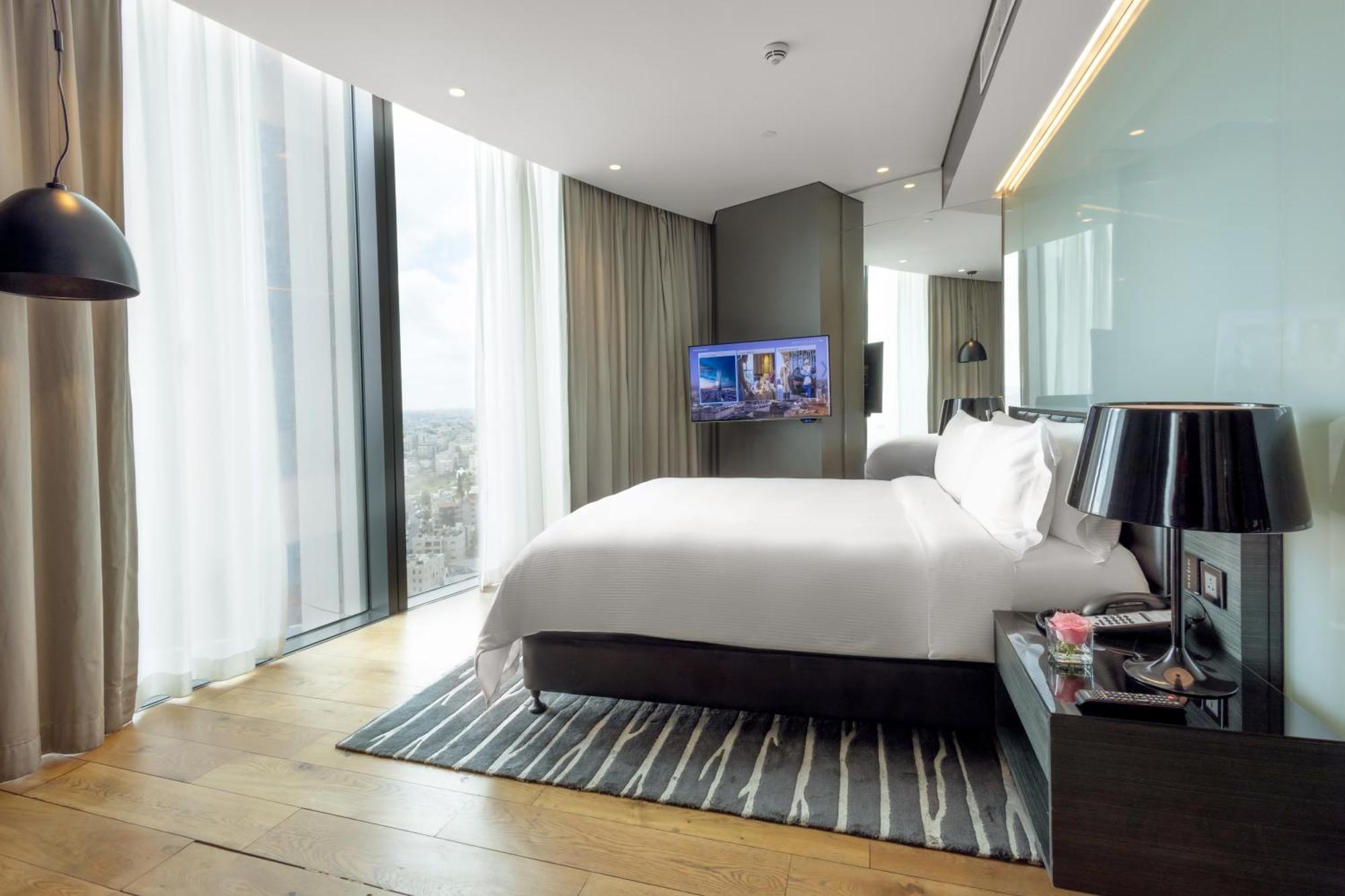 Готель Amman Rotana Екстер'єр фото