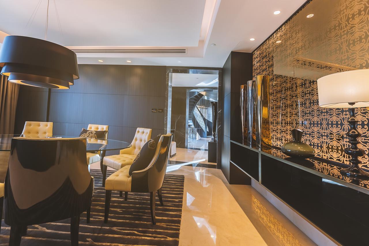 Готель Amman Rotana Екстер'єр фото The interior of a suite at the Ritz-Carlton, DIFC