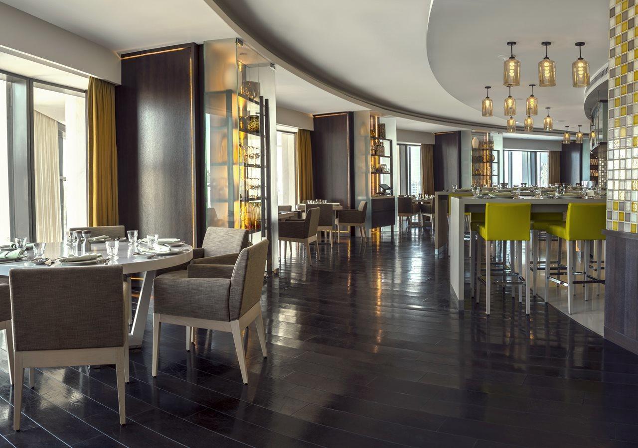 Готель Amman Rotana Екстер'єр фото The restaurant