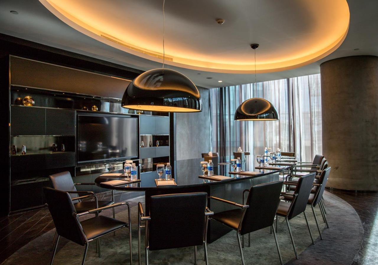 Готель Amman Rotana Екстер'єр фото The lounge at the airport